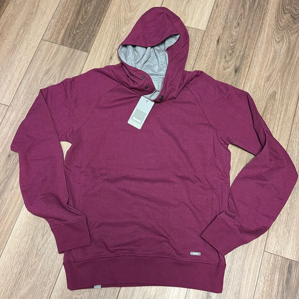 NWT BENCH M BERRY COLOR LIGHTWEIGHT HOODED KANGAROO POCKET SWEATSHIRT